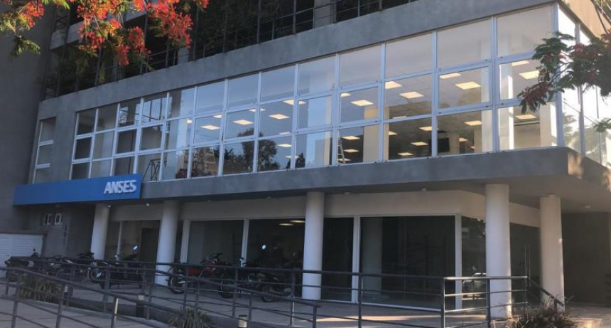 AUH, Tarjeta Alimentar, Programa Hogar y jubilados de Anses, ¿quiénes cobran hoy 10 de noviembre?