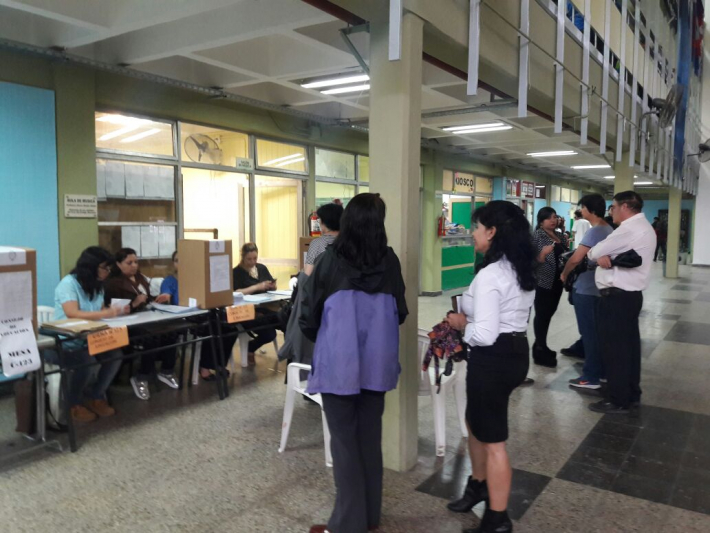 La Justicia Electoral no evalúa extender el horario de cierre de los comicios por las lluvias: el 97% de las mesas ya trabaja