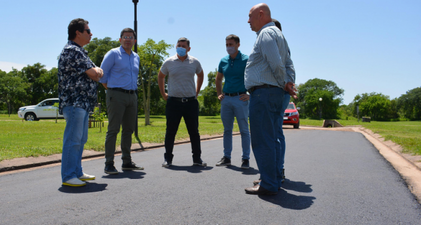 El Municipio de Resistencia participó de una prueba piloto de asfalto flexible en el barrio La Ribera