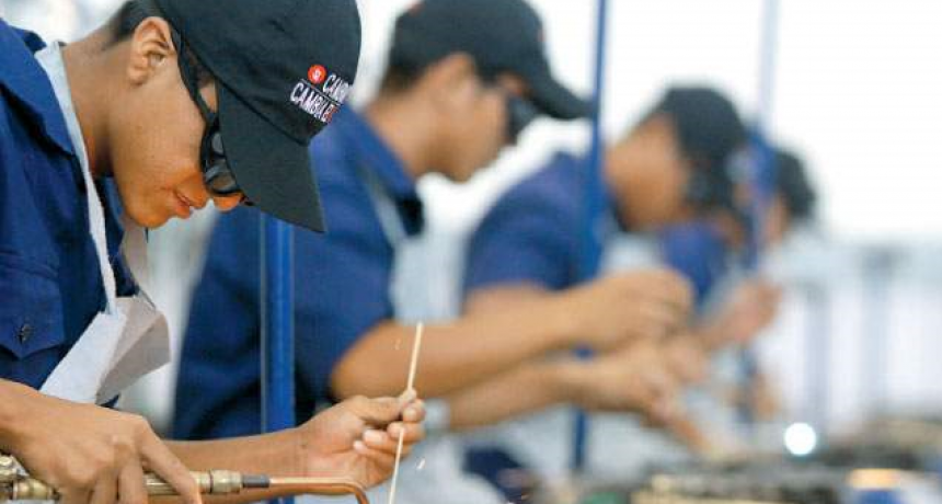 Crean el Programa Fomentar Empleo para asistir a jóvenes en búsqueda de empleo