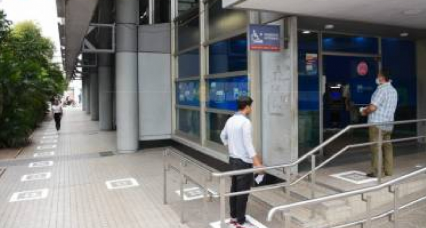 Comienza el pago de sueldos de la administración pública