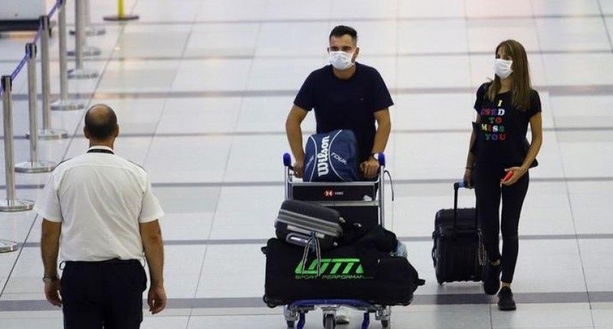 El Gobierno estableció la cuarentena obligatoria para los que lleguen a la Argentina desde África