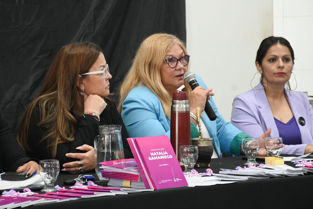 Delgado acompañó el lanzamiento y la primera clase del curso: “Acompañantes Comunitarias contra las Violencias”