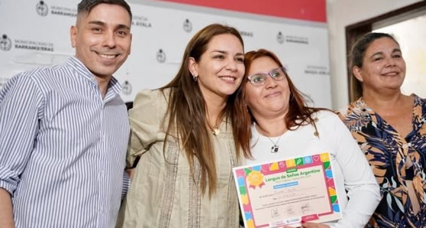 Entrega de Certificados de Capacitación en Lenguaje de Señas