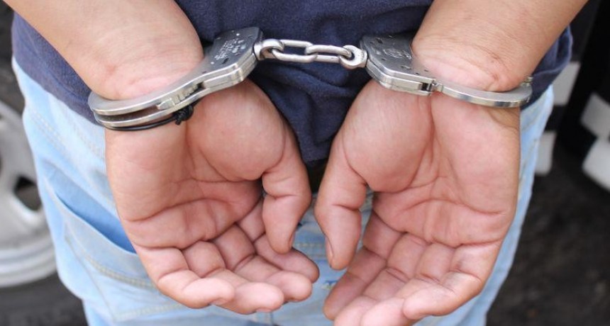 Con tres pedidos de captura, volvió a golpear a su expareja y fue detenido