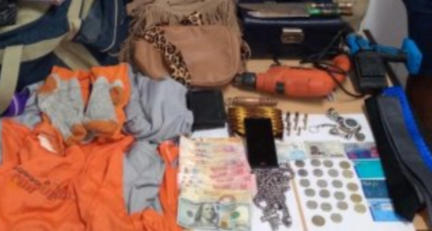 Desvalijaron una casa de Resistencia: robaron dólares, joyas, herramientas y un juego de camisetas