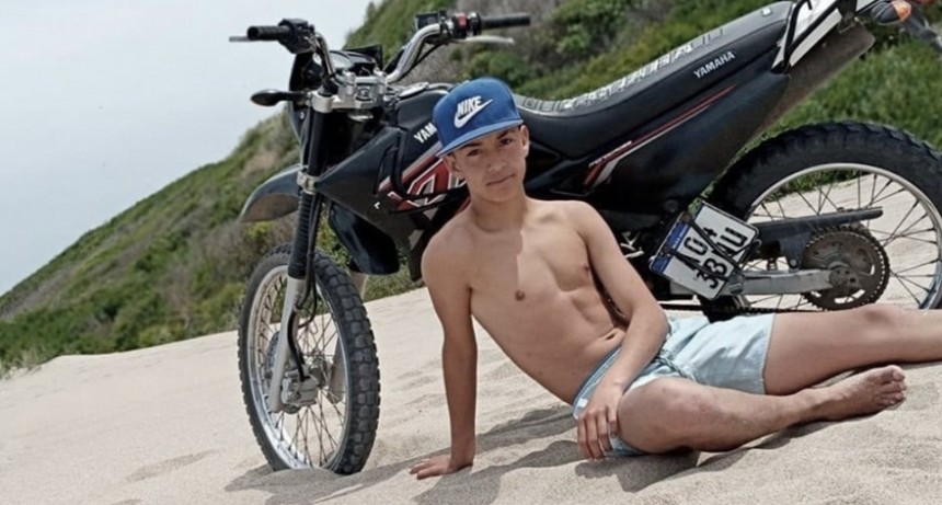 Mataron a un chico y hay un policía detenido