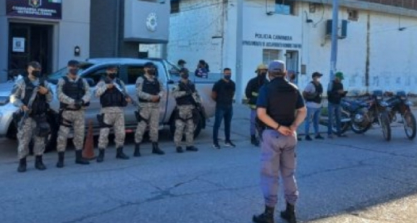 Buscan en Resistencia a un hombre que lesionó con un cuchillo a su pareja y escapó