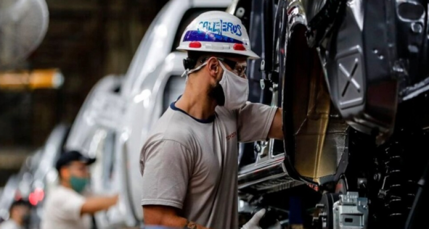 El Gobierno fijó una reducción gradual de la doble indemnización por despidos