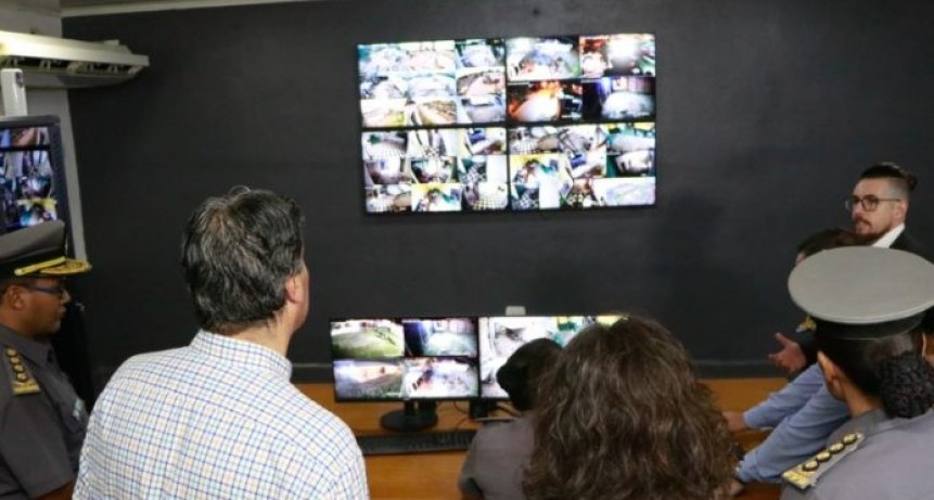 Jorge Capitanich inauguró el sistema de videovigilancia de la Alcaidía de Resistencia y entregó vehículos